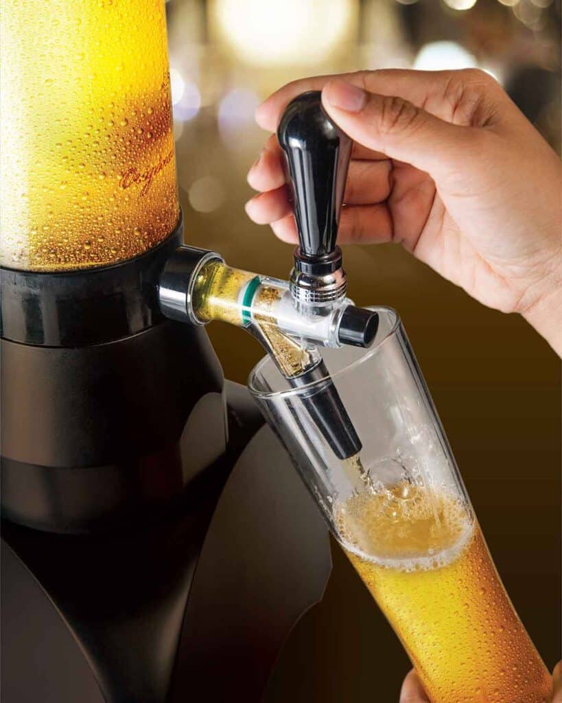 VND 350,000 nett / beer tower
On good sunny days, there’s nothing like having a glass of cold beer and enjoying with friends by the infinity pool.