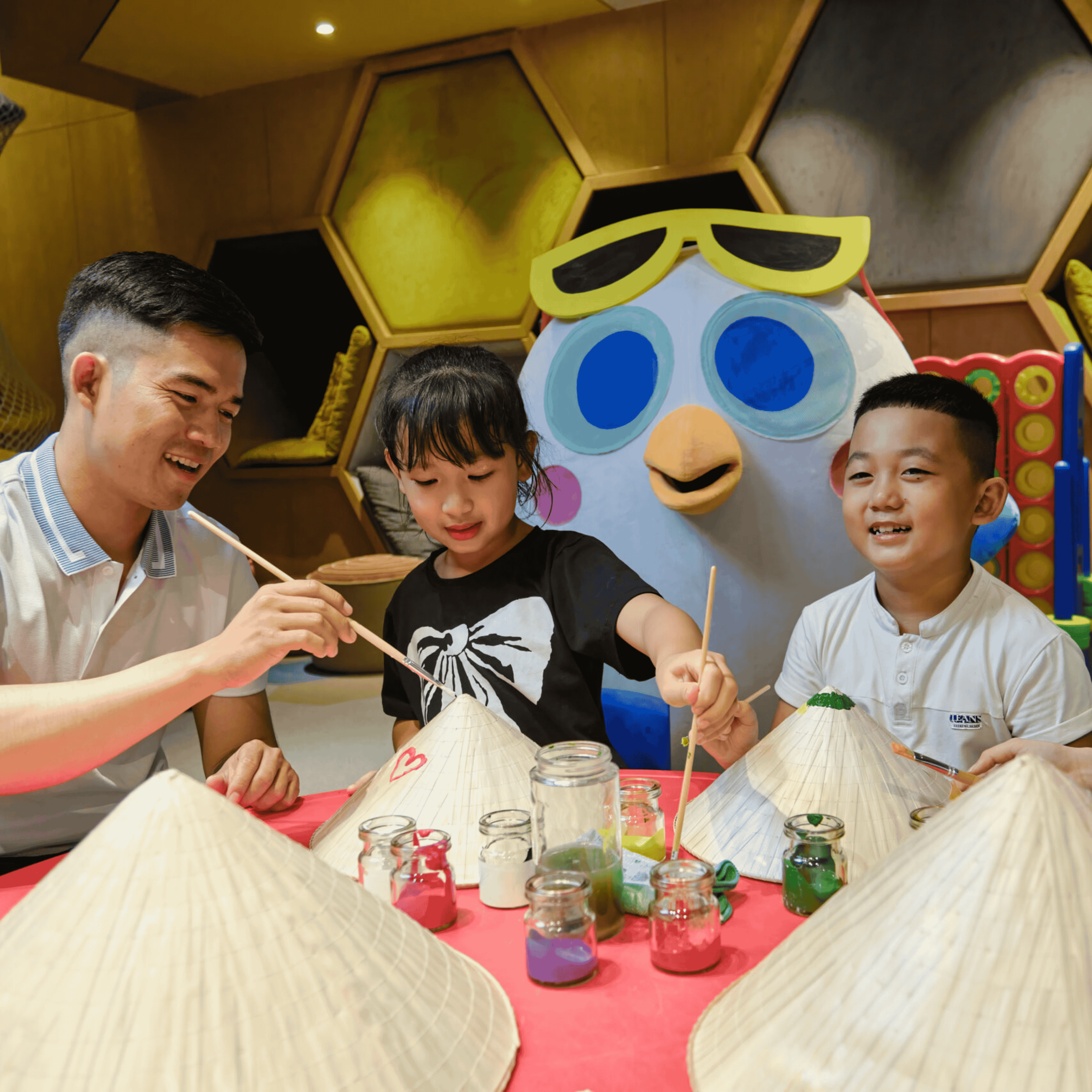 Рисовать на Конической Шляпе