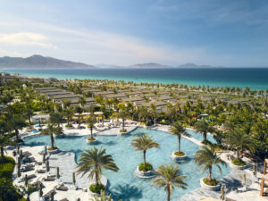 Pool-Landscape-Movenpick-Cam-Ranh