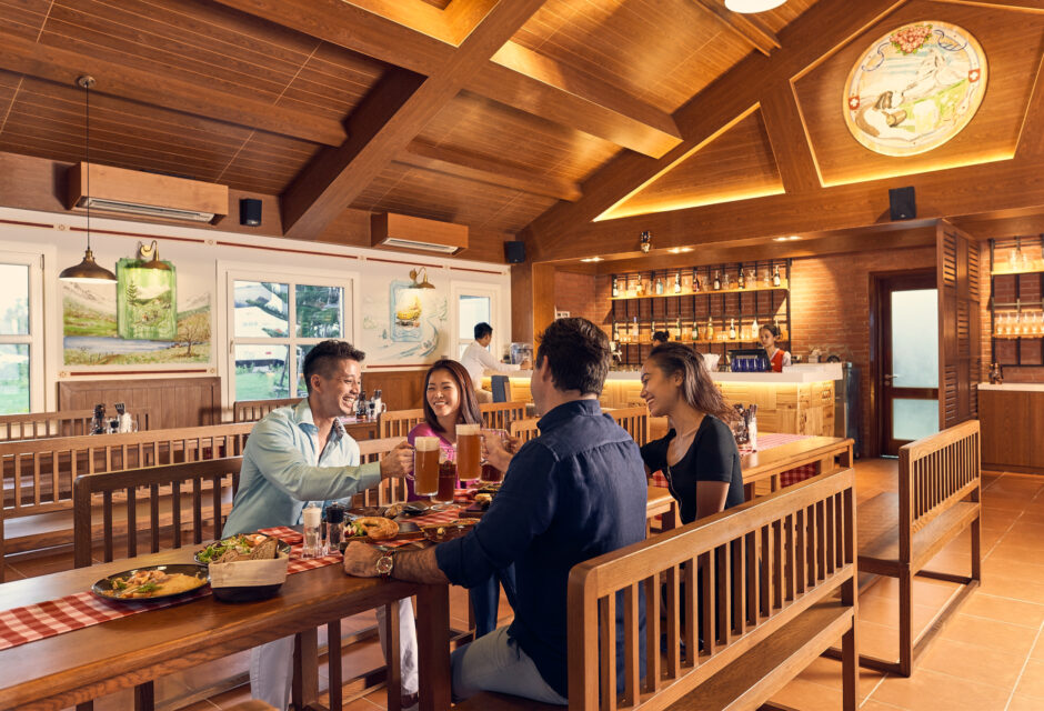 Chubeli-Movenpick-Cam-Ranh Friends Cheering At Chubeli Beer House to celebrate Tet Holiday In Vietnam