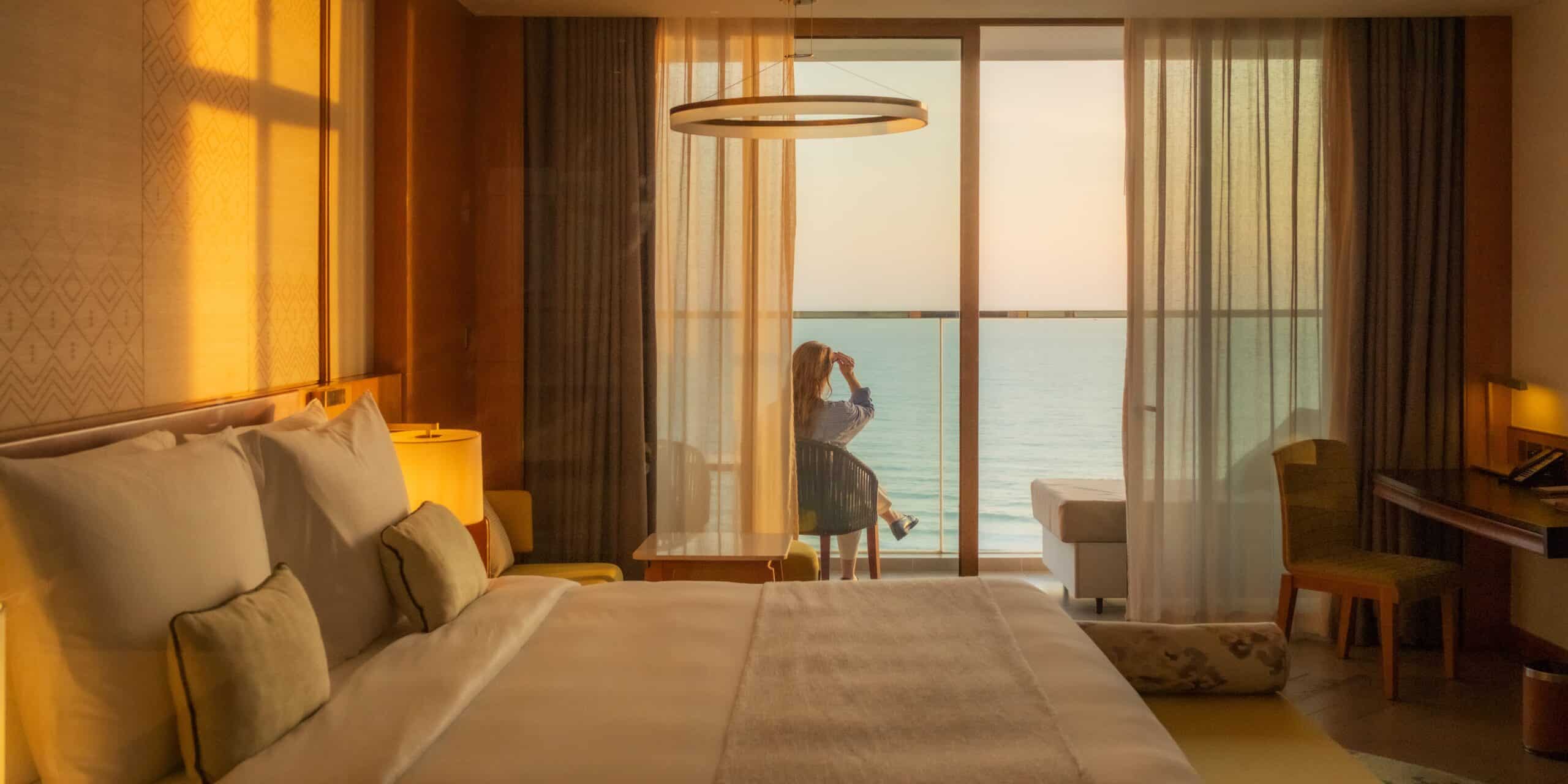 Скидка до 20% при проживании 2 ночи и более
Планируйте семейный отдых в нашем номере с видом на море. Наслаждайтесь комфортным проживанием на пляже в Mövenpick Resort Cam Ranh.