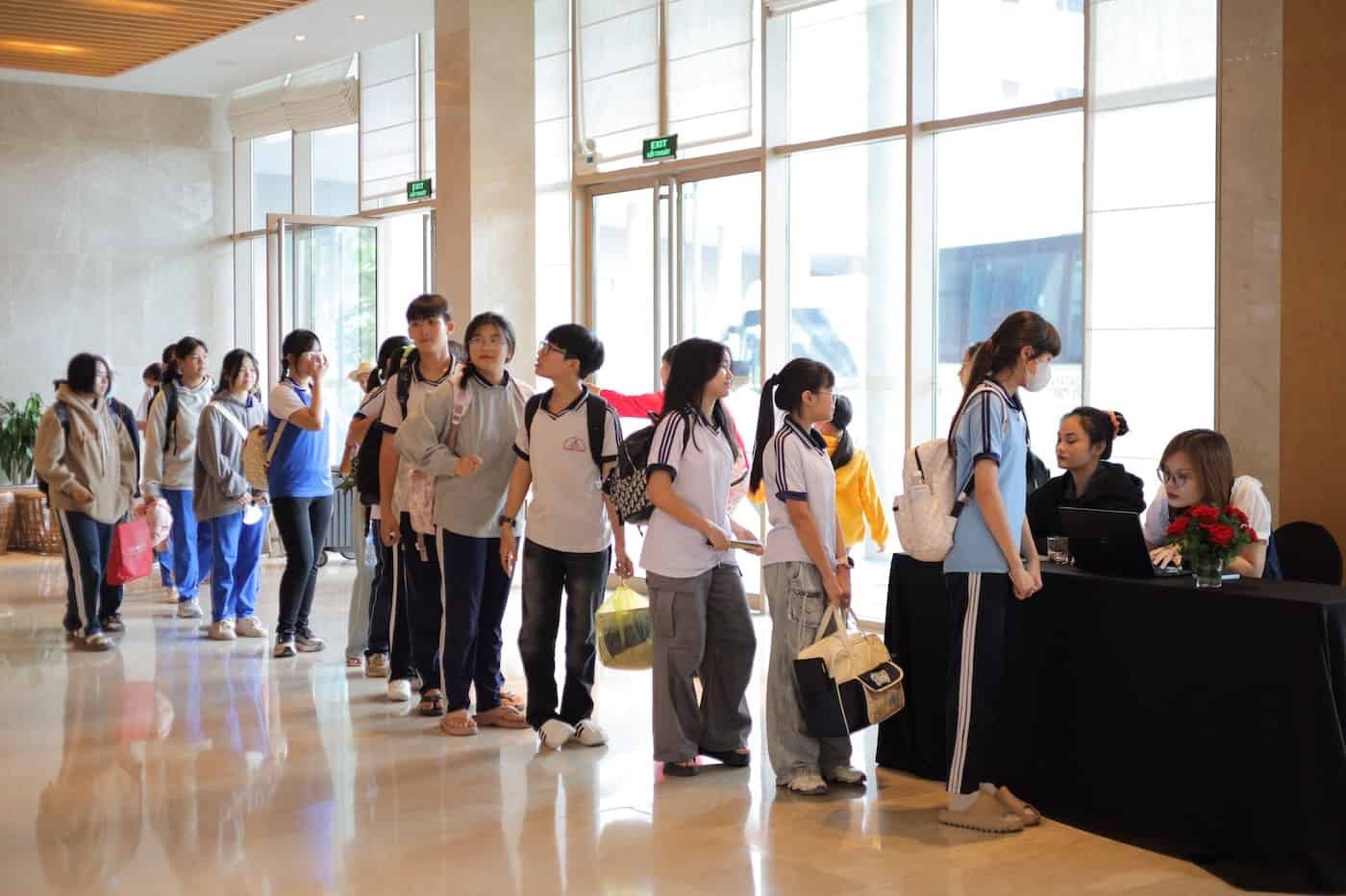 Apr 06 - Movenpick Art Competition_024-min