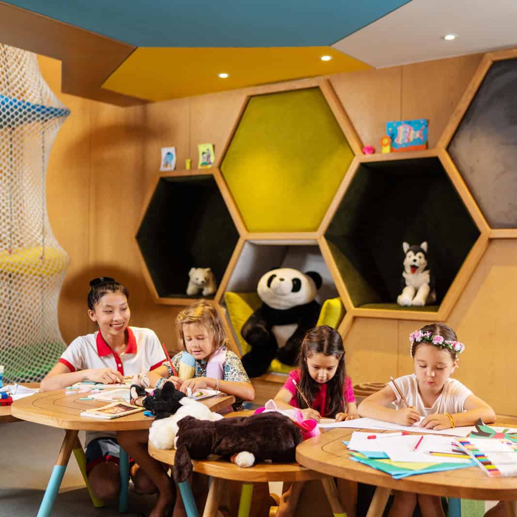 Mövenpick Resort Cam Ranh Sóng Vỗ Vô Bờ Cho Ngày Mưa Cùng Little Bird Club