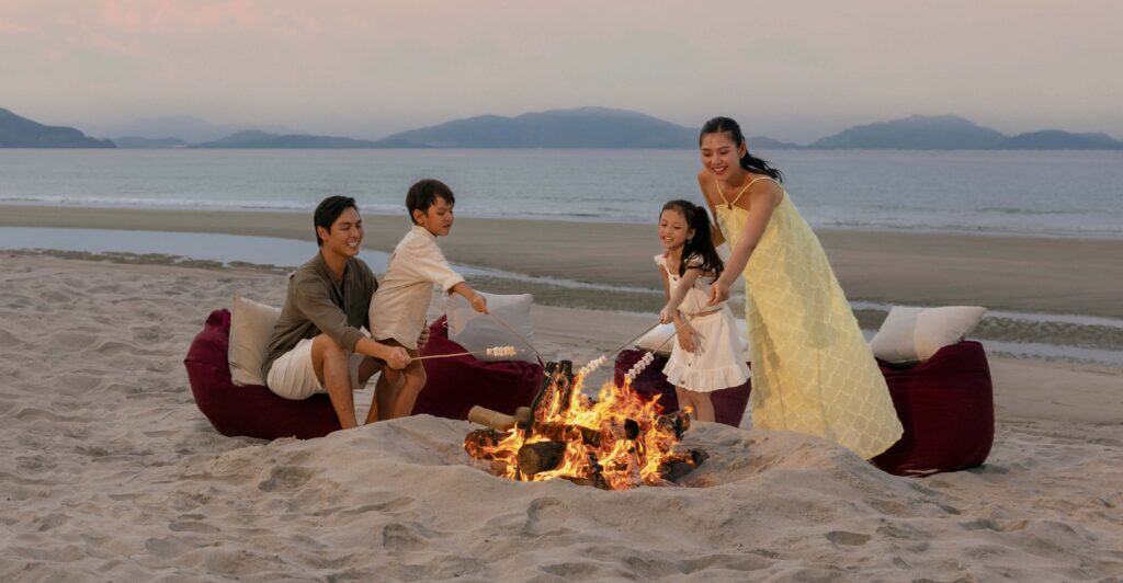 머무르고, 맛보고, 즐기세요 – 24시간 가족 휴가가 당신을 기다립니다!
조식, 세트 메뉴 또는 독일 콤보(2인), 미니바, 초콜릿 아워, 수영장, 키즈 클럽 & 트랜스퍼까지! 24시간 스테이로 유연하고 즐겁게!