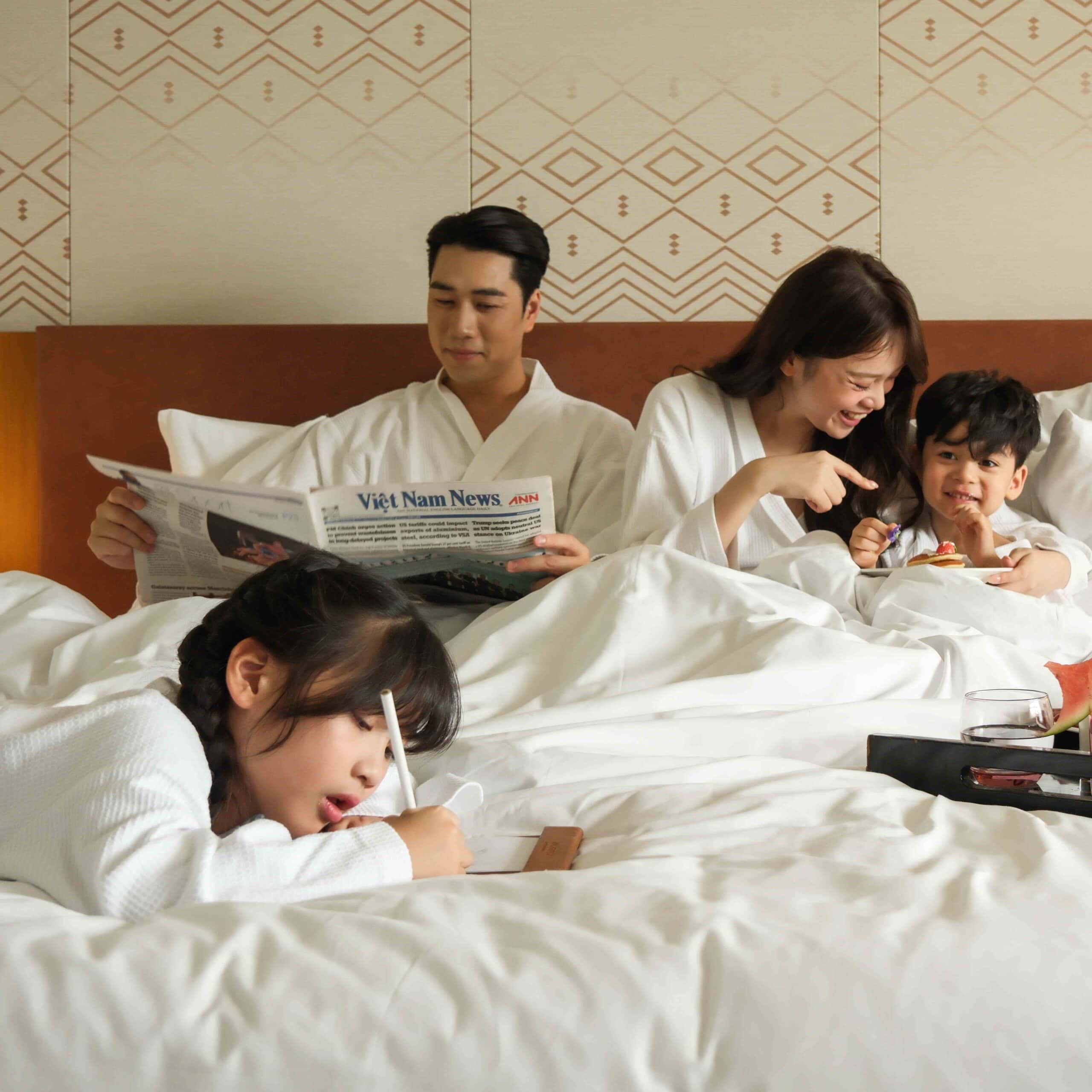 Cả nhà yêu thương mùa lễ hội 2025