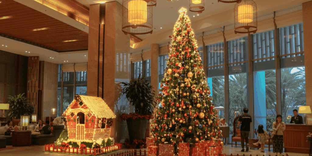 Make memories. Share laughter. Celebrate together | From 6,888,000++/room/night
Celebrate the festive season at Mövenpick Resort Cam Ranh with daily breakfasts, private transfers, and a Christmas Buffet or Gala Dinner in a cozy holiday-themed suite.