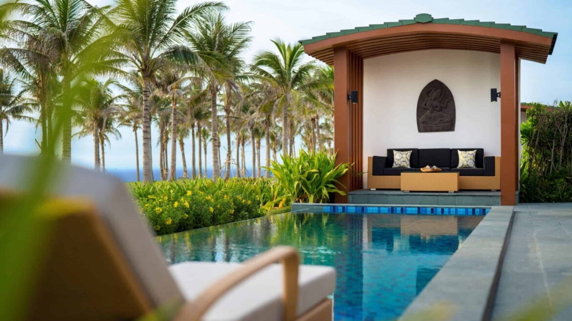 Biệt thự hướng biển nâng hạng tại Mövenpick Resort Cam Ranh