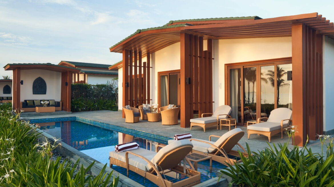 Beachfront Villas, Elevated Services – Ưu đãi Mövenpick Resort Cam Ranh