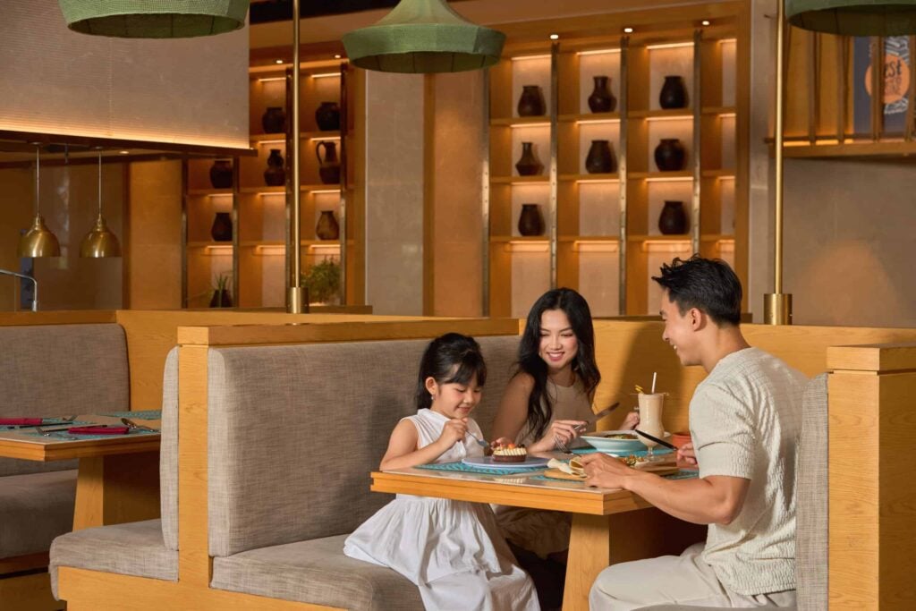 Room with Lunch or Dinner – Ưu đãi Mövenpick Resort Cam Ranh