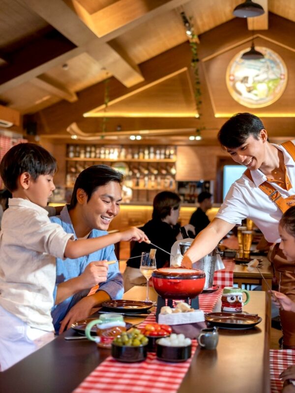 Restaurants in Cam Ranh at Mövenpick Resort