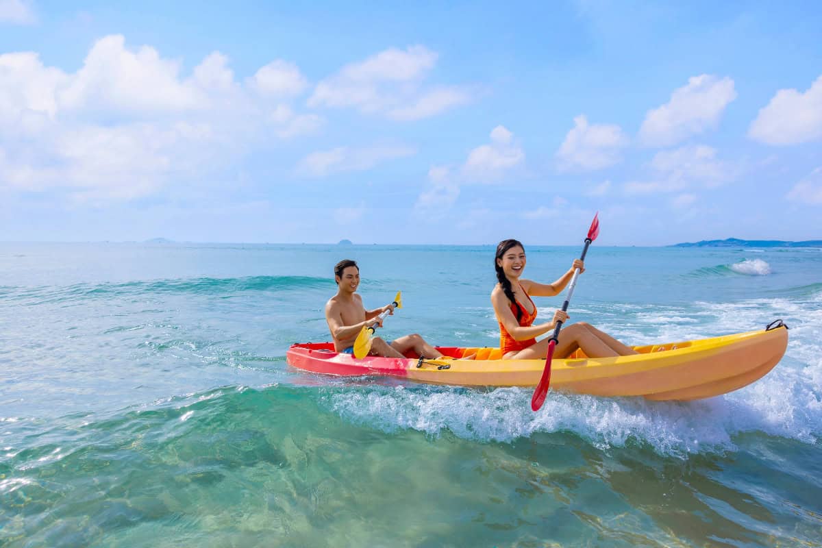 Thể thao dưới nước tại bãi biển Bãi Dài Cam Ranh