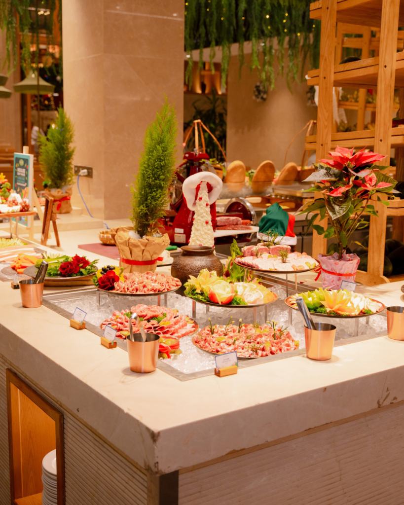 CHRISTMAS DINNER BUFFET